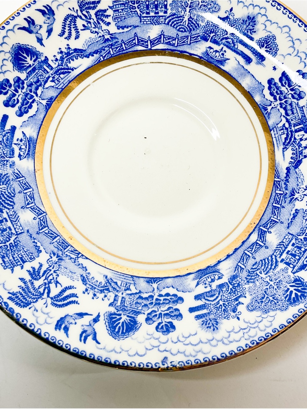 Blue Willow - Blue and White Porcelain Dessert Plates with Gold Trim - Set Of 3 - Picture 2 of 6